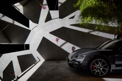 PORSCHE DESIGN GARÁZS